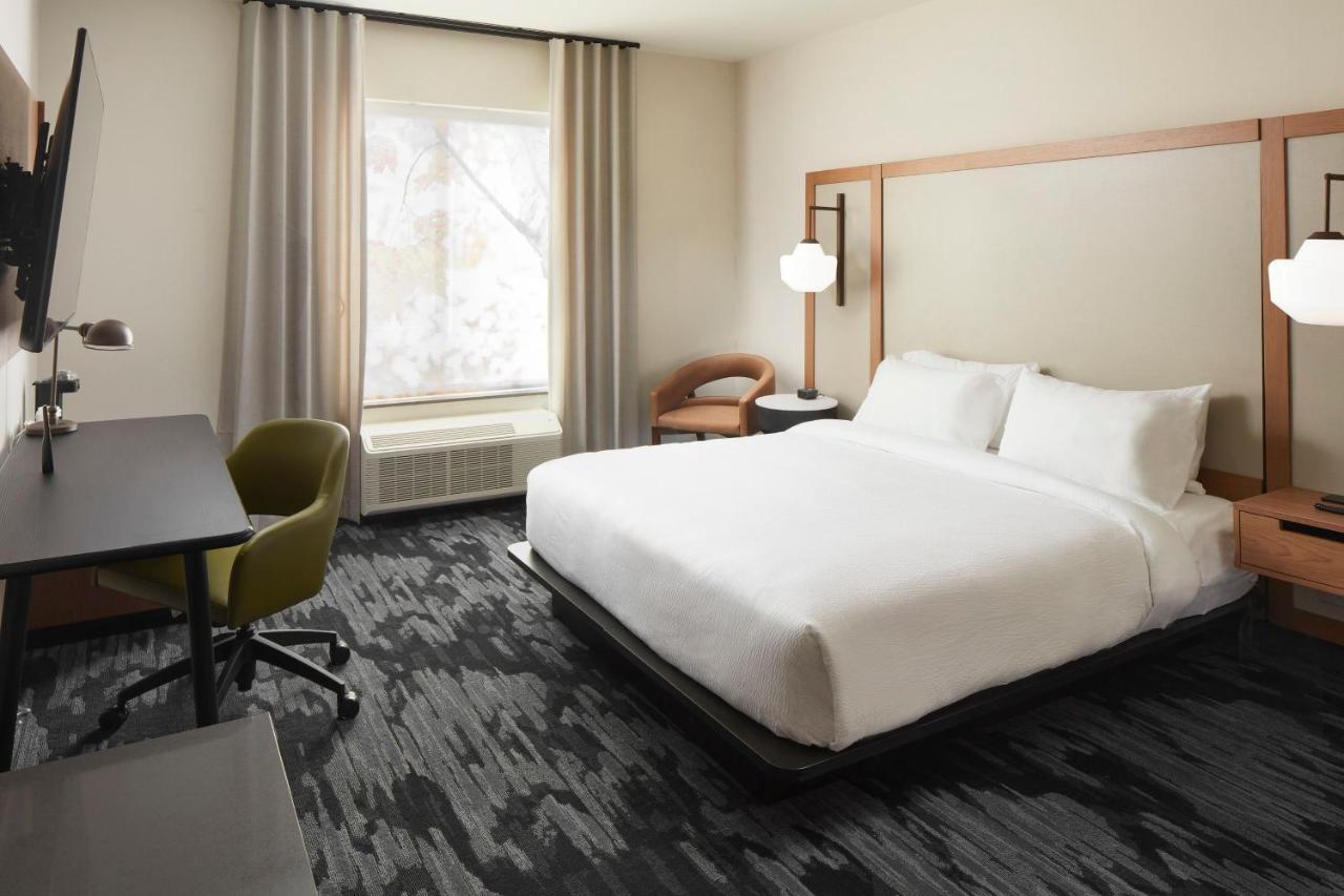 Fairfield Inn & Suites By Marriott Stony Creek Екстериор снимка