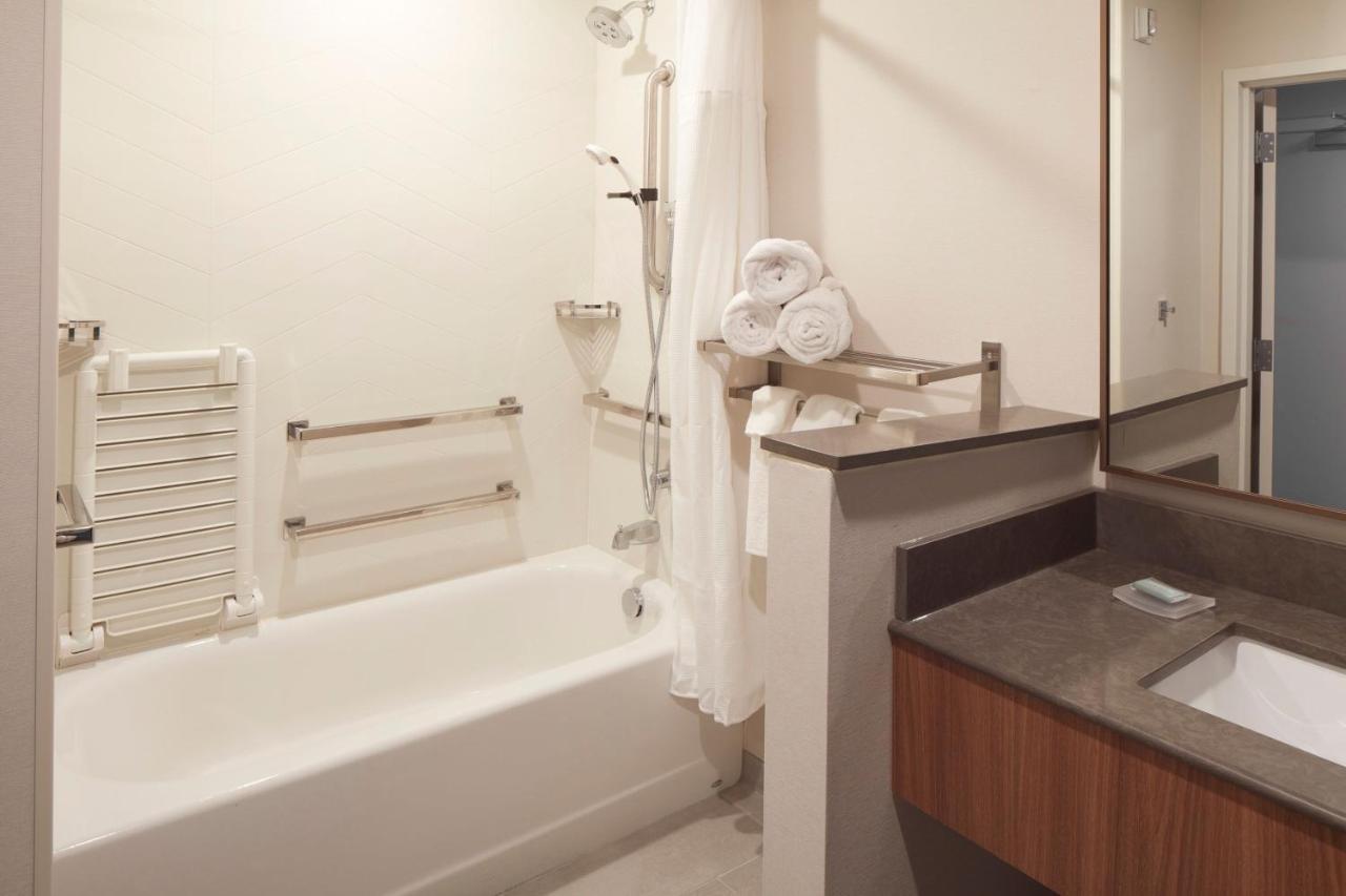 Fairfield Inn & Suites By Marriott Stony Creek Екстериор снимка